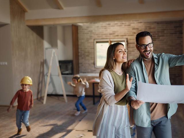 Coppia progetta la ristrutturazione della casa